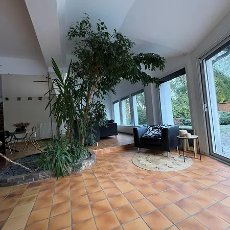 24h Du Mans Villa *